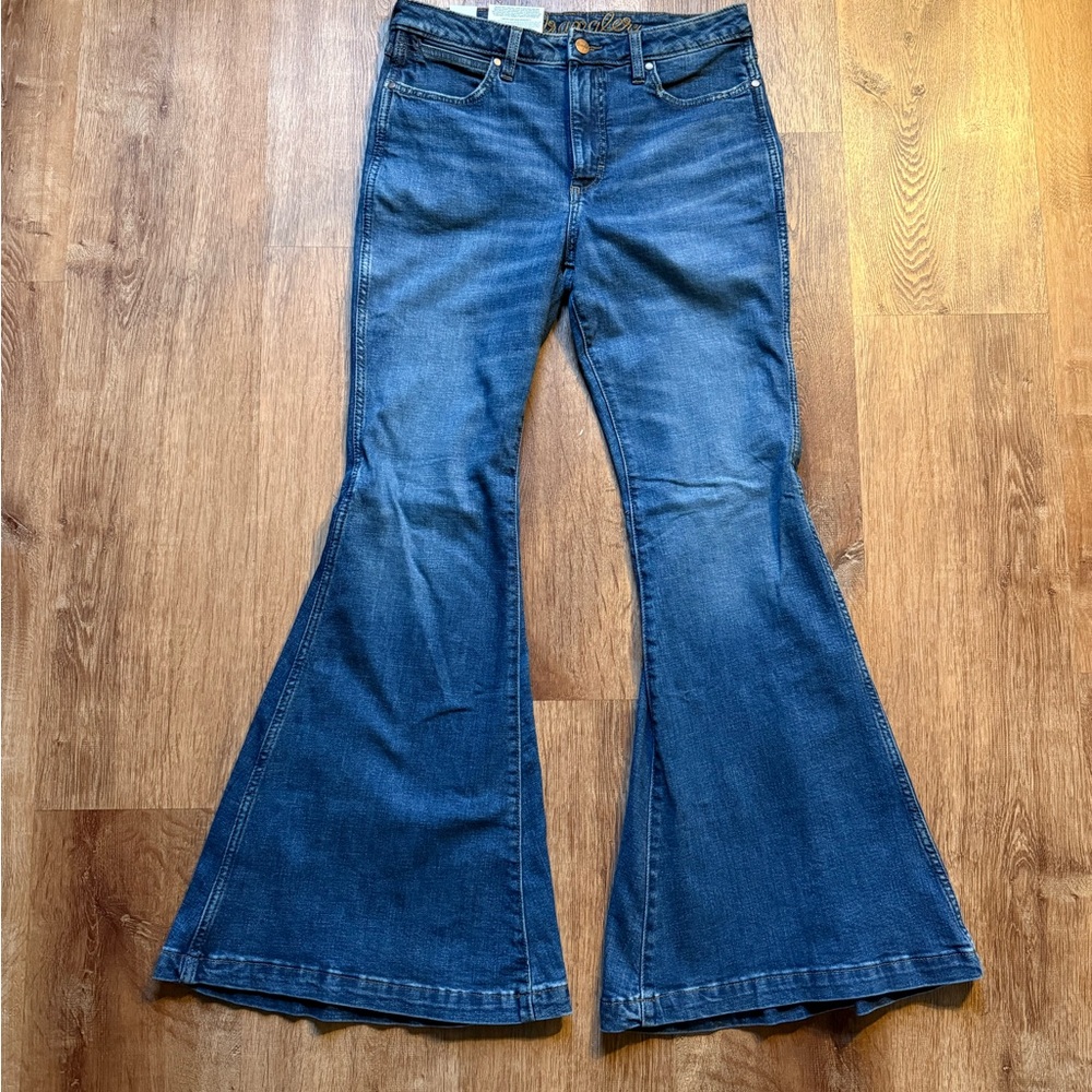 Wrangler Retro Dark Blue Flare Jeans